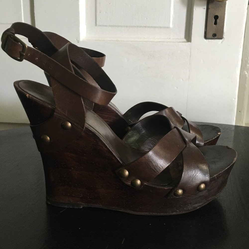 BCBGirls Platform Wedge Sandal, Brown, US 8